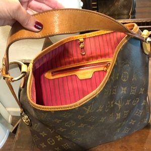 Louis Vuitton previously authenticated by Posh Delightful PM